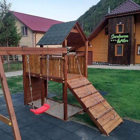 Sezatoarea Lupilor Villa Lepşa Exteriör bild