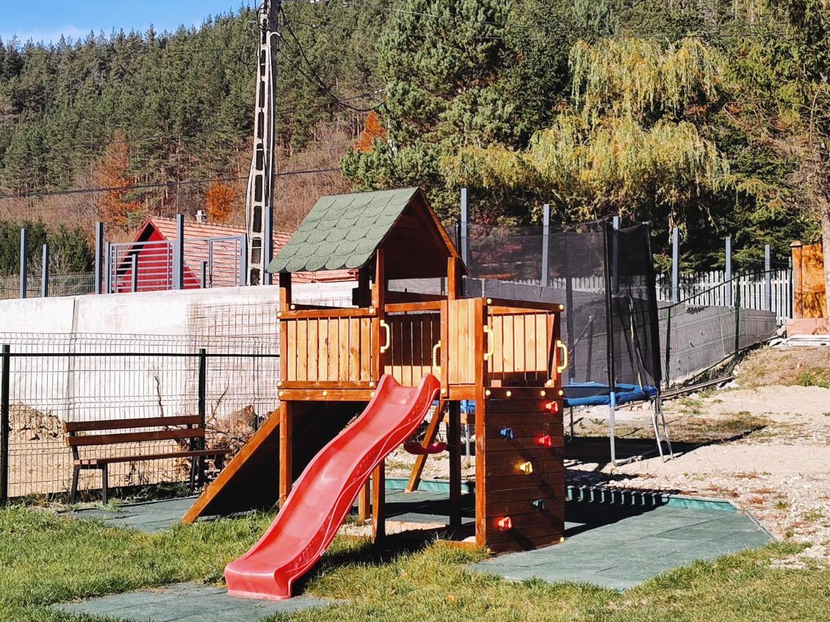 Sezatoarea Lupilor Villa Lepşa Exteriör bild