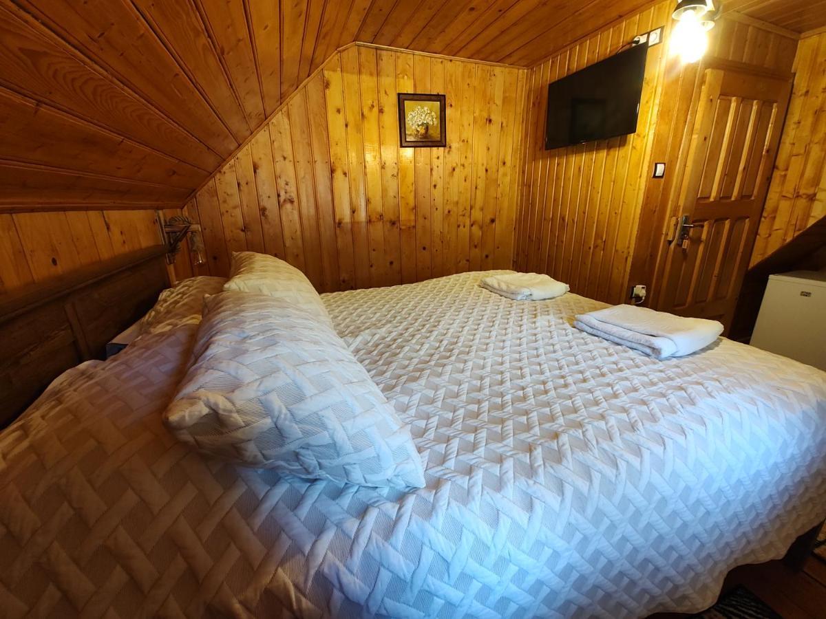 Sezatoarea Lupilor Villa Lepşa Exteriör bild