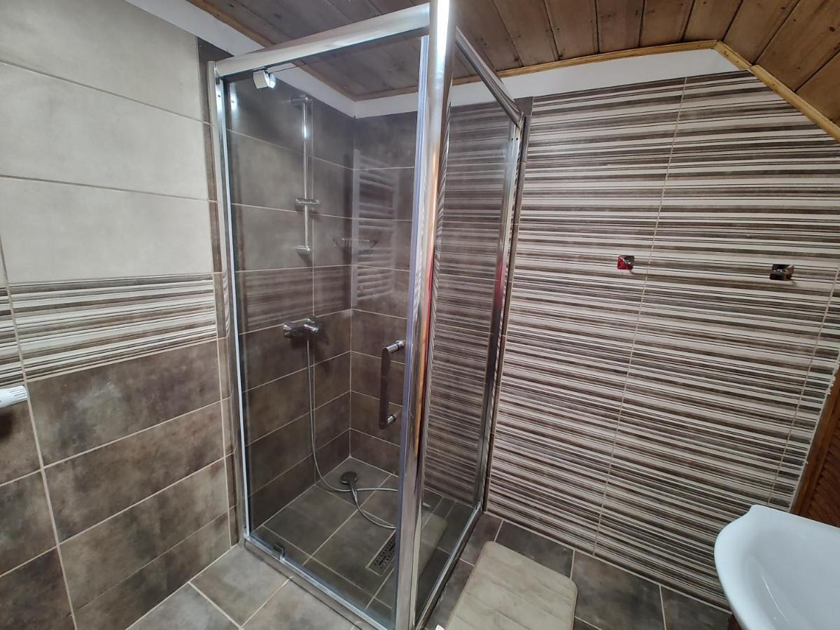 Sezatoarea Lupilor Villa Lepşa Exteriör bild