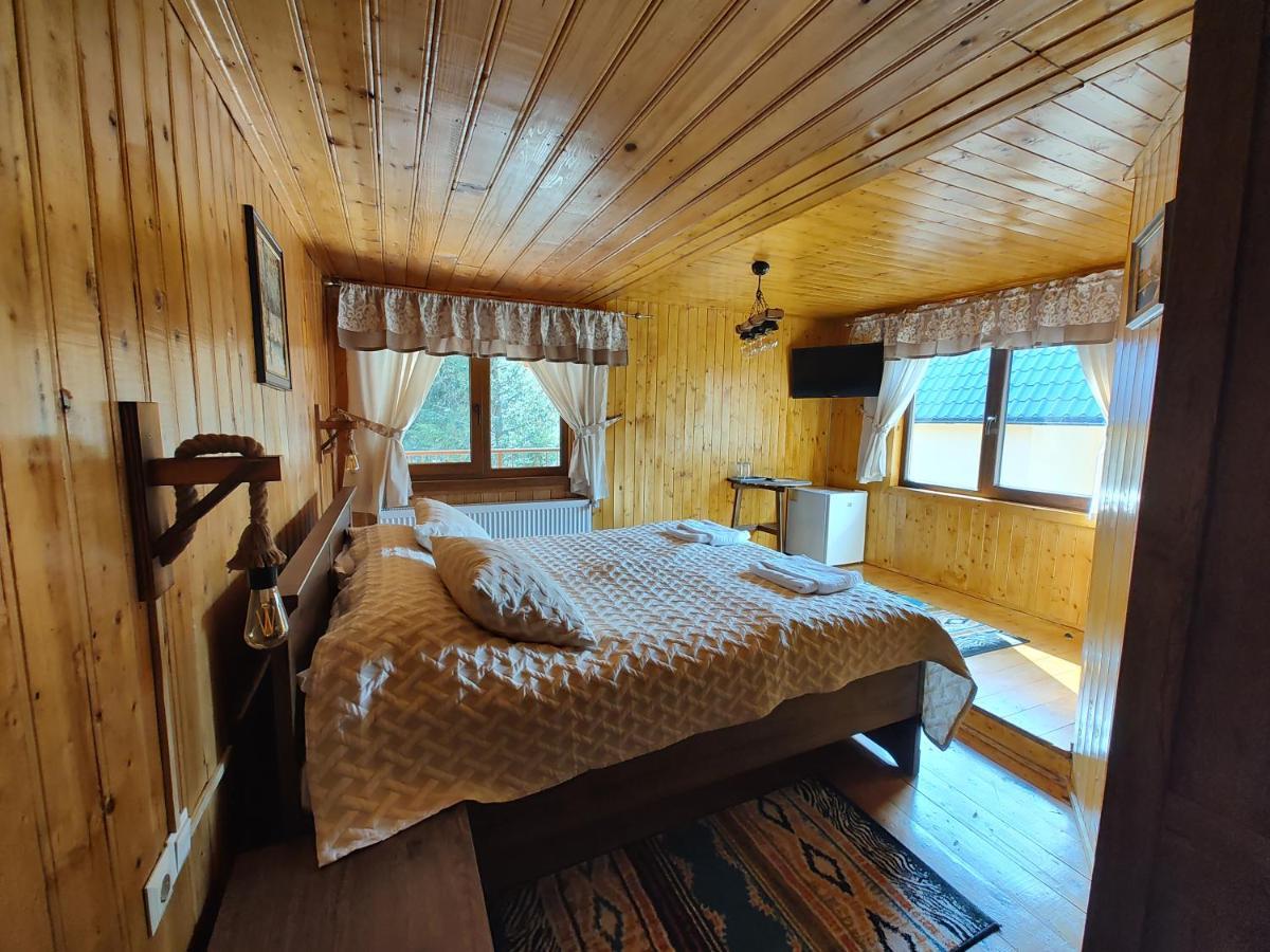 Sezatoarea Lupilor Villa Lepşa Exteriör bild
