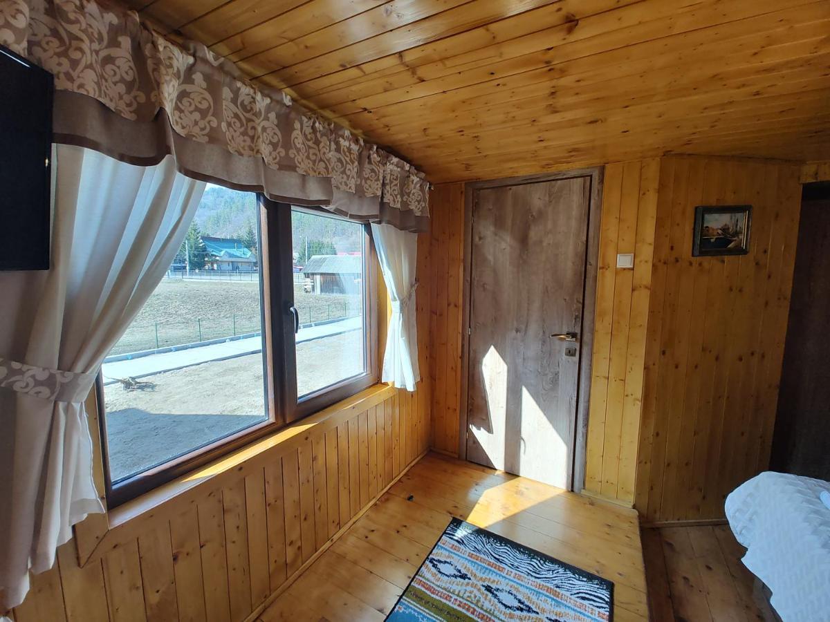 Sezatoarea Lupilor Villa Lepşa Exteriör bild