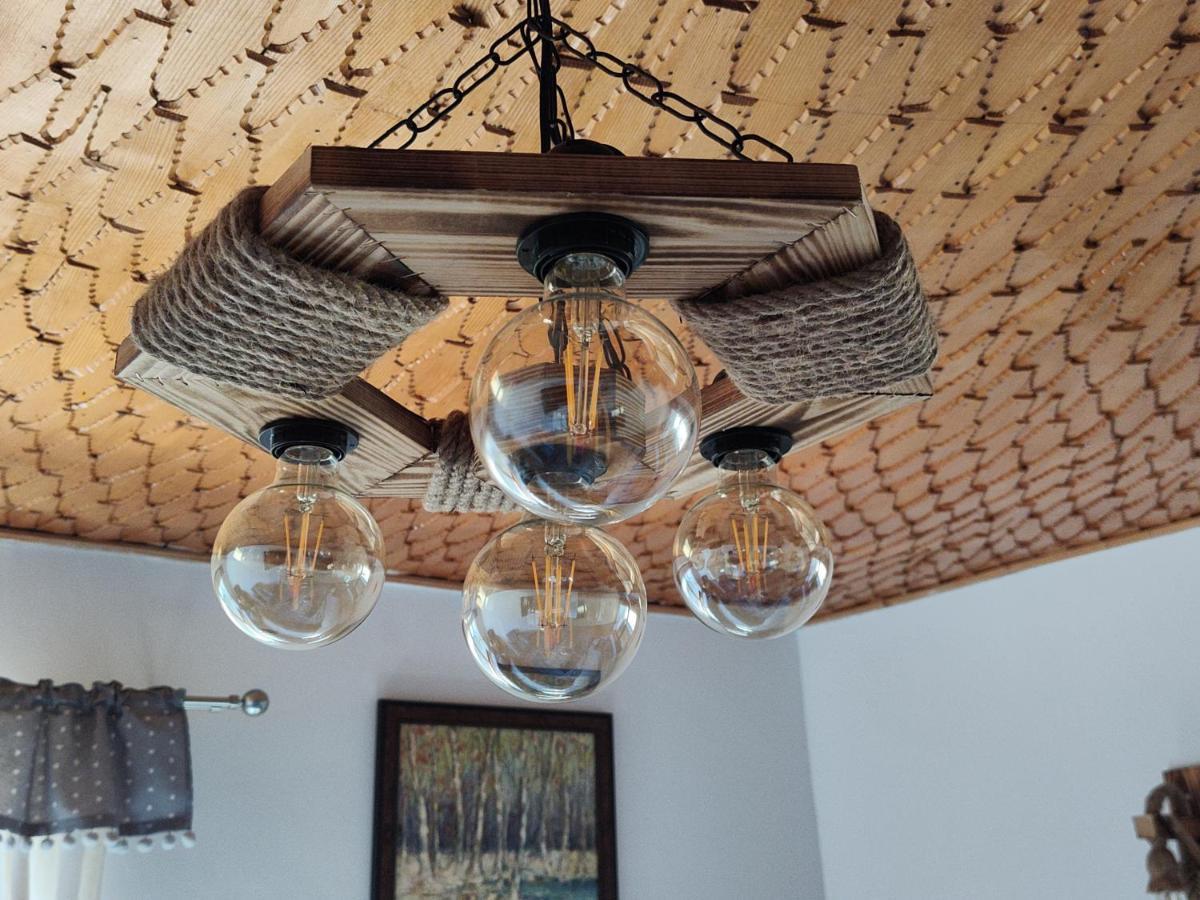 Sezatoarea Lupilor Villa Lepşa Exteriör bild
