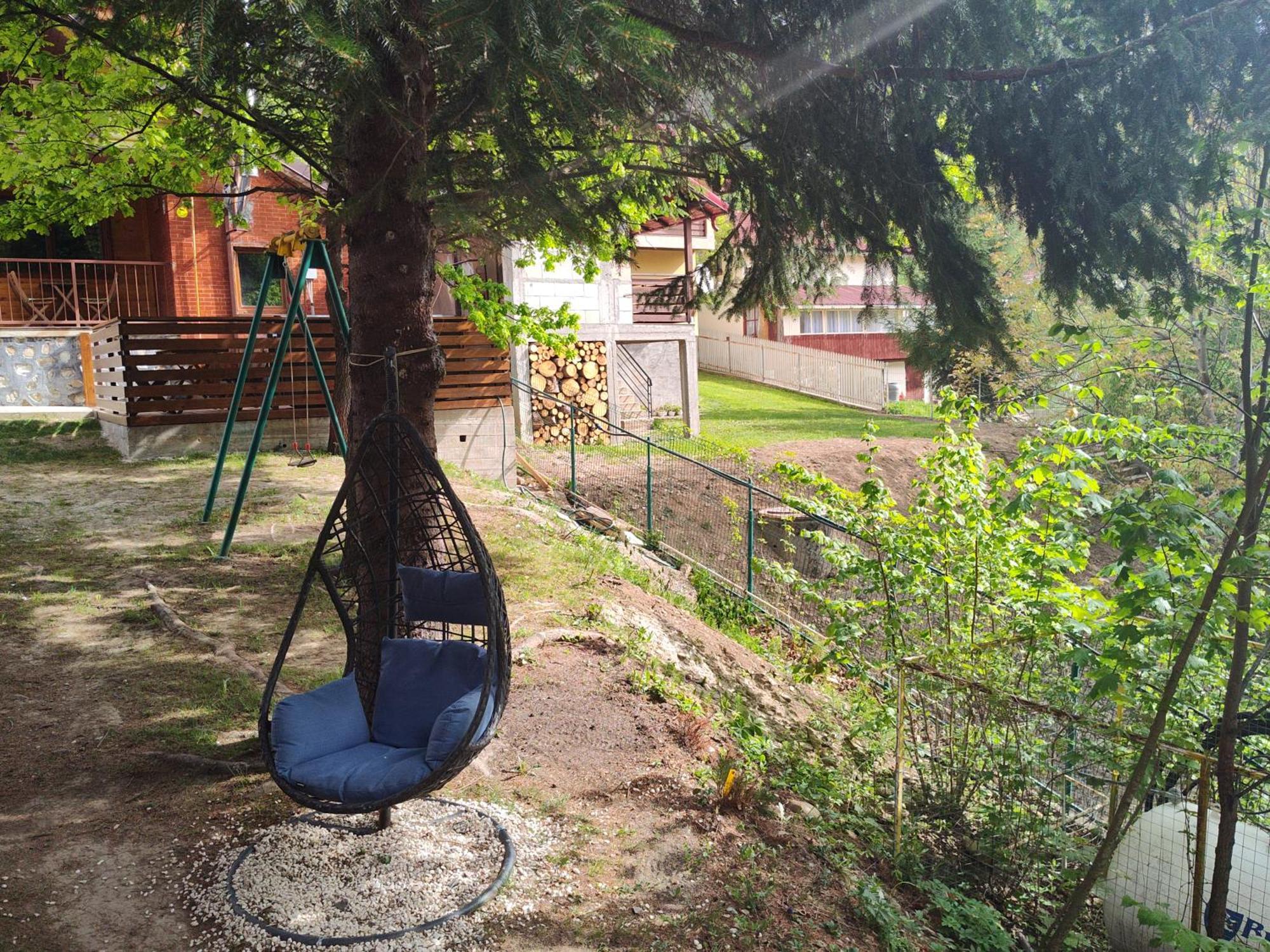 Sezatoarea Lupilor Villa Lepşa Exteriör bild